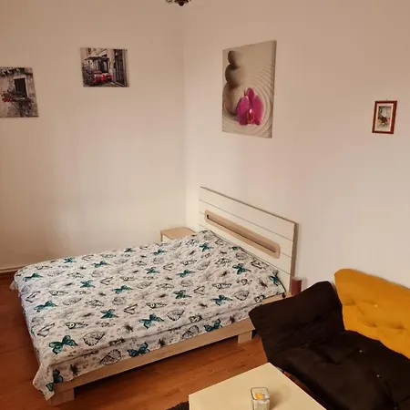 Ava Republique * Brașov
