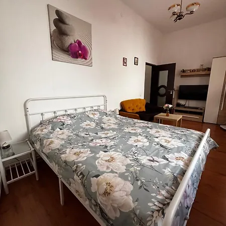 Ava Republique Apartment *