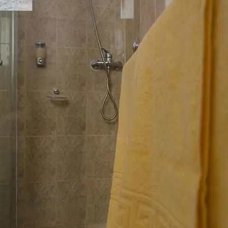 Ava Republique 브라쇼브