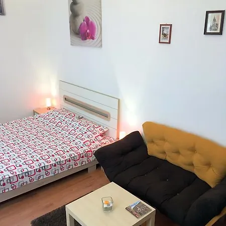 Apartment Ava Republique