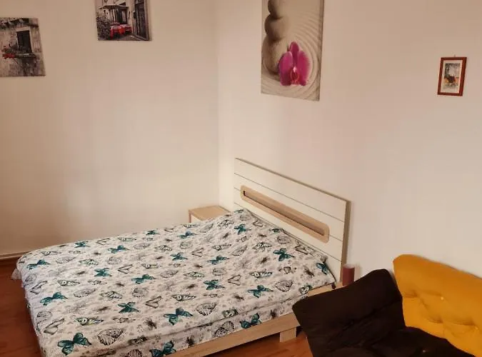 Ava Republique * ブラショフ