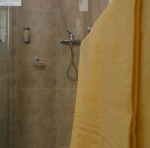 Ava Republique ブラショフ